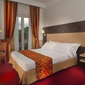 Pinewood Otel Roma