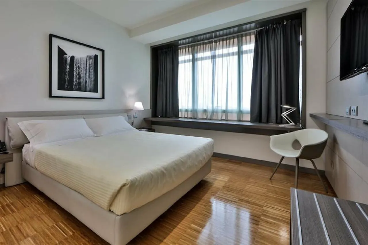 Una Hotels San Vitale Bolonia 4*,